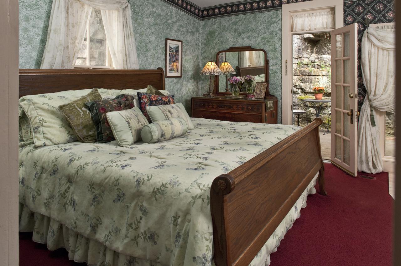 Cliff Cottage Inn, Downtown Bed & Breakfast Eureka Springs Exterior foto